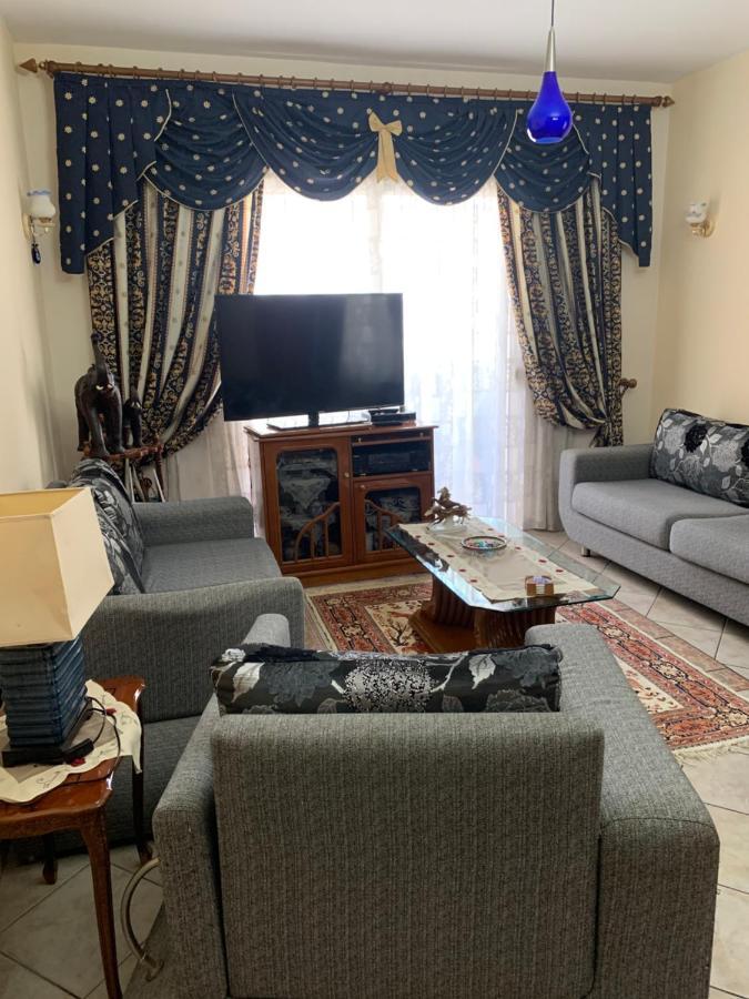 Christina'S House With 2 Bedrooms And Free Parking Gjirokastër Dış mekan fotoğraf